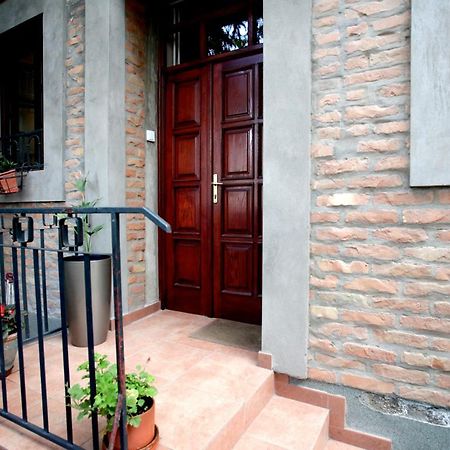 Studio Hram 2 Belgrado Buitenkant foto