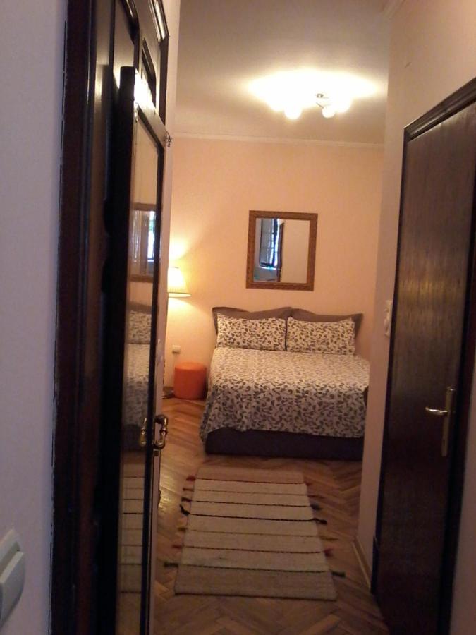 Studio Hram 2 Belgrado Buitenkant foto