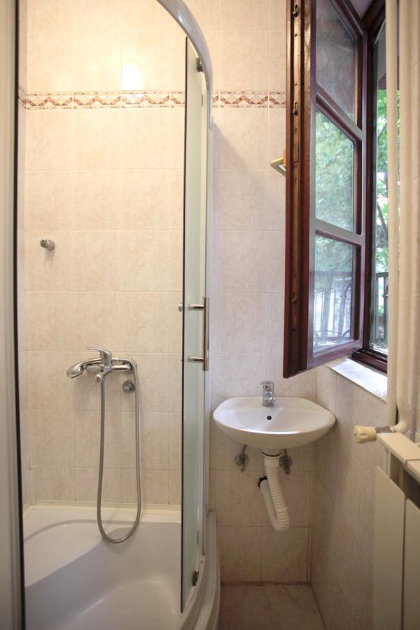 Studio Hram 2 Belgrado Buitenkant foto
