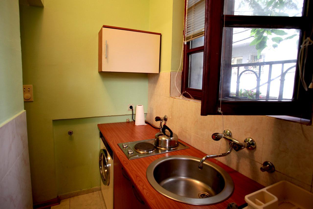 Studio Hram 2 Belgrado Buitenkant foto